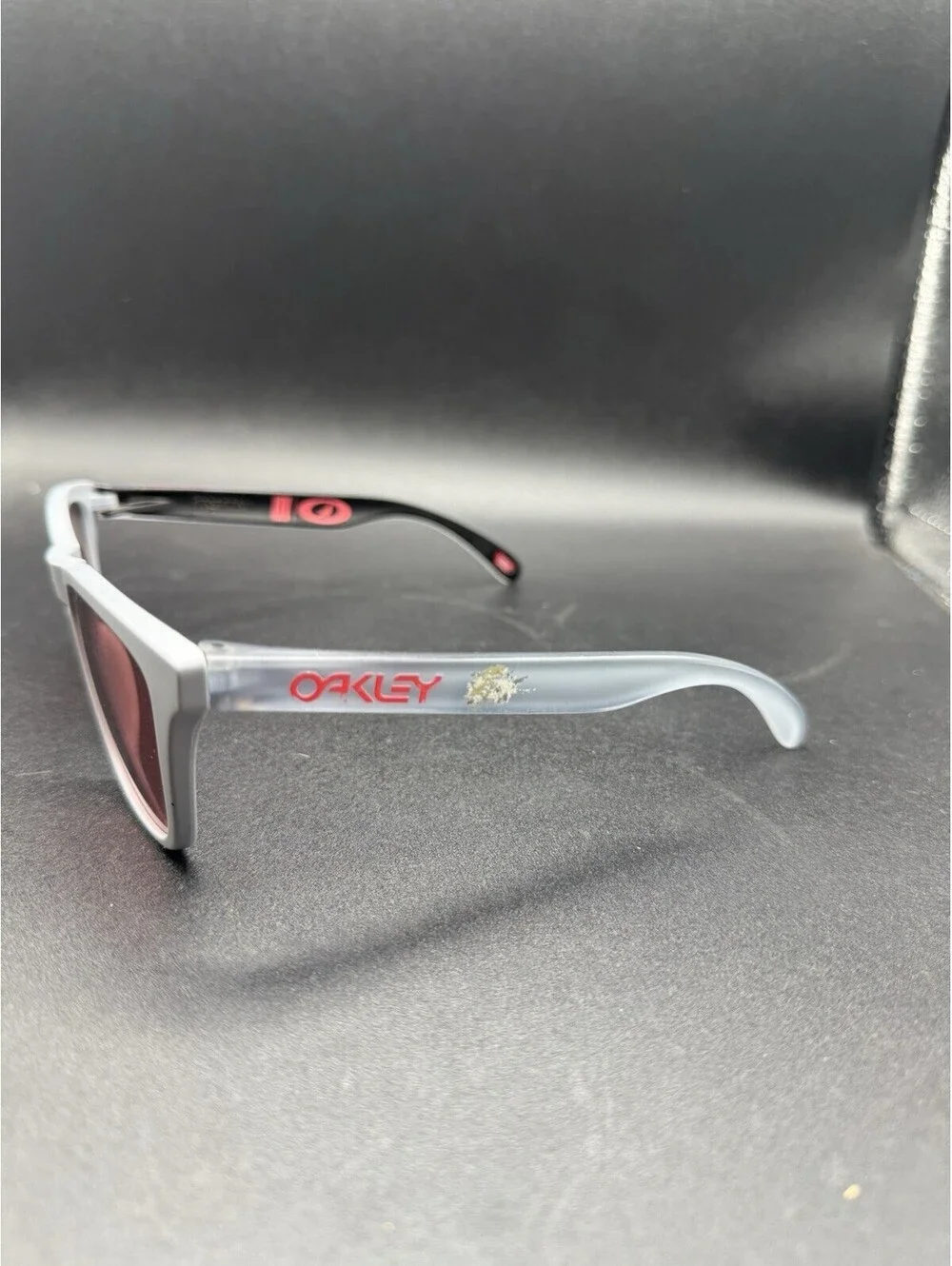 Oakley Frogskin Staple Matte Fog/Prizm Dark Golf Lenses  OO9013-K655